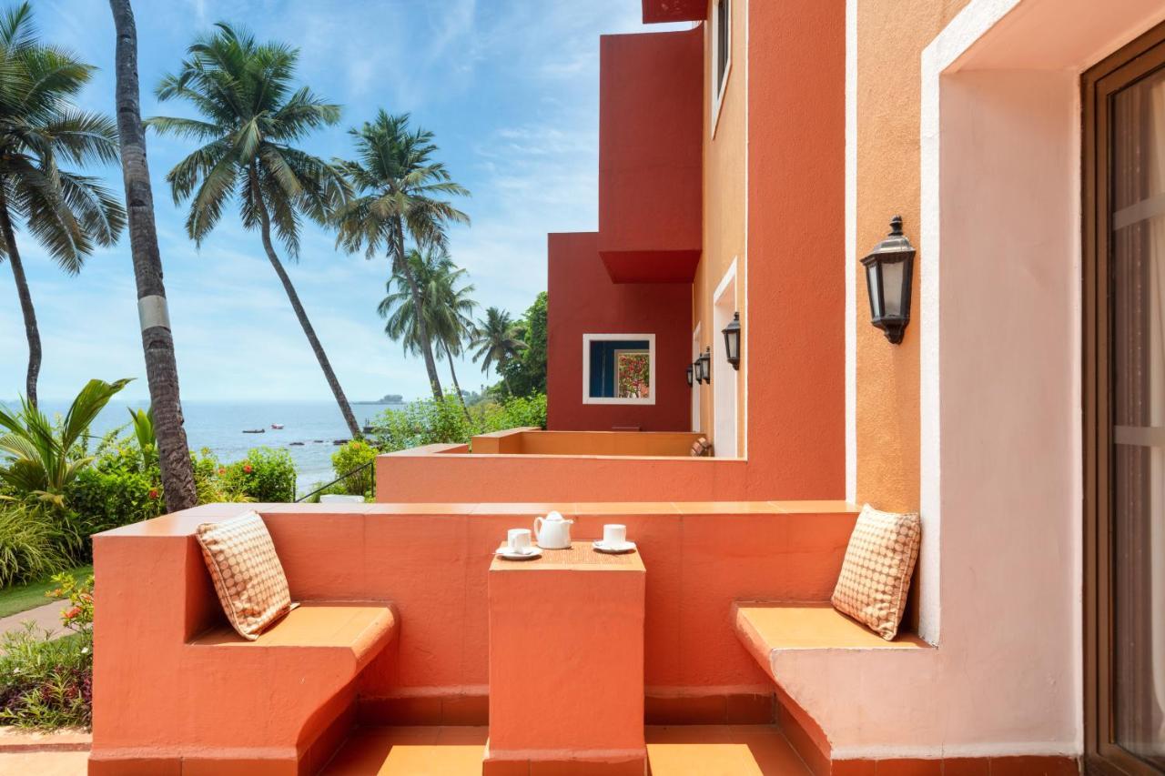 Taj Cidade De Goa Heritage, Goa Santa Cruz ภายนอก รูปภาพ A view of the beach from the hotel