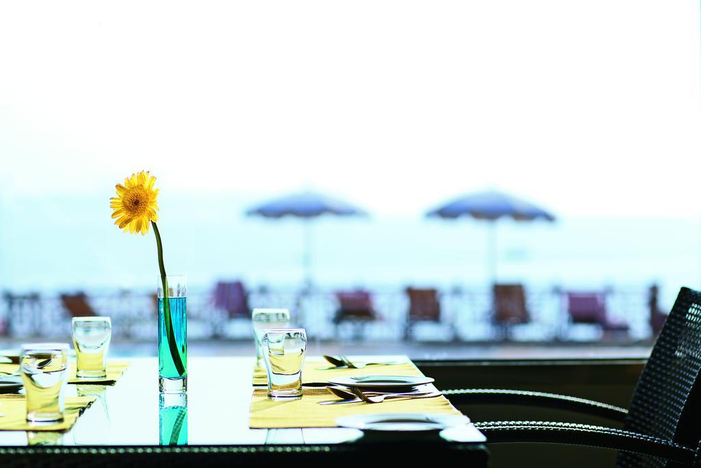 Taj Cidade De Goa Heritage, Goa Santa Cruz ภายนอก รูปภาพ The beach at the hotel