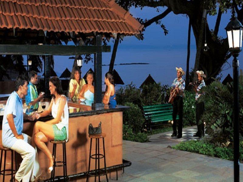 Taj Cidade De Goa Heritage, Goa Santa Cruz ภายนอก รูปภาพ The bar at the resort